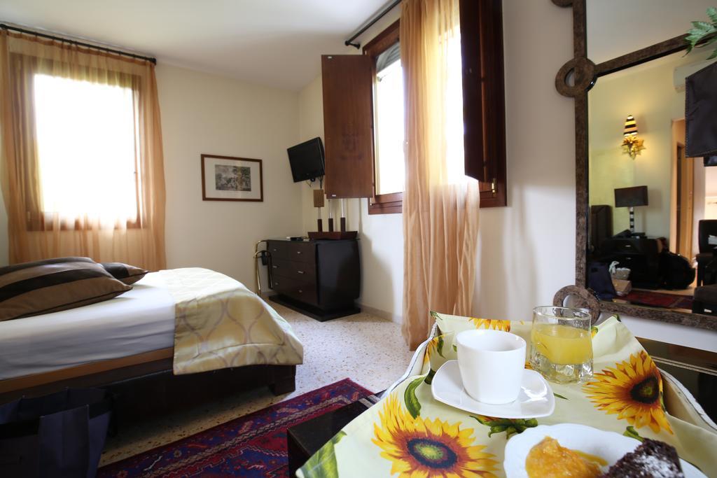 Hotel Villa Stella Venedigs Lido Eksteriør billede